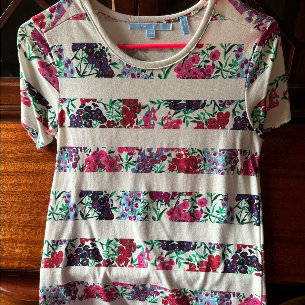 Draper James floral cotton tee, size xs, hand wash cold